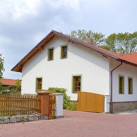 Mirosov  Hotel Na Statku Mirosov מראה חיצוני תמונה
