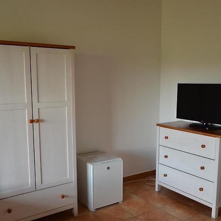 Mirosov  Hotel Na Statku Mirosov מראה חיצוני תמונה