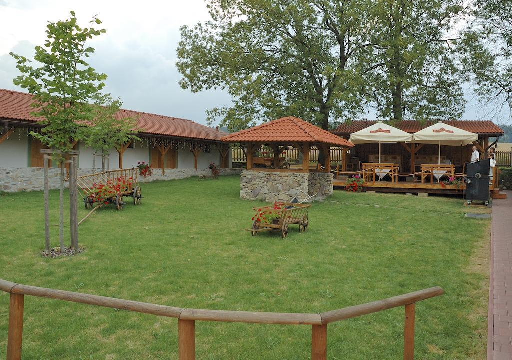 Mirosov  Hotel Na Statku Mirosov מראה חיצוני תמונה