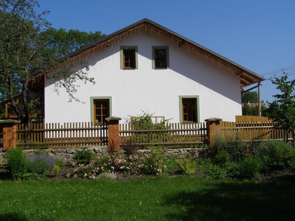 Mirosov  Hotel Na Statku Mirosov מראה חיצוני תמונה