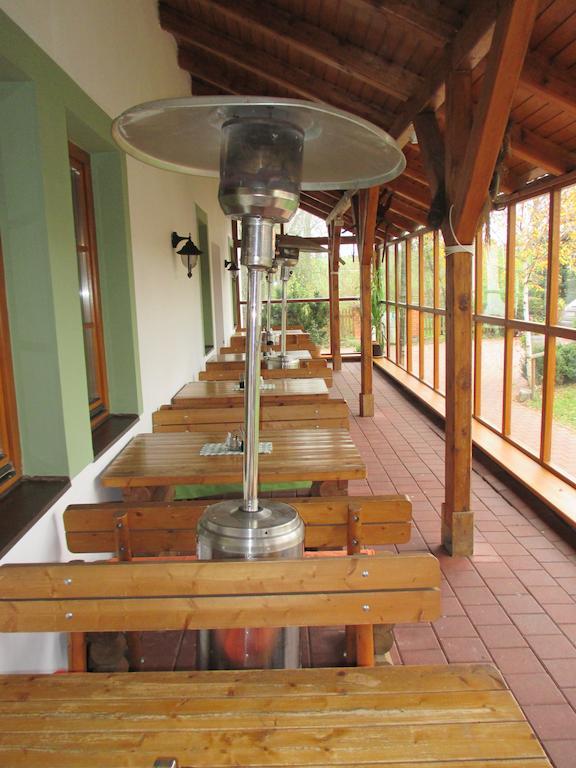 Mirosov  Hotel Na Statku Mirosov מראה חיצוני תמונה